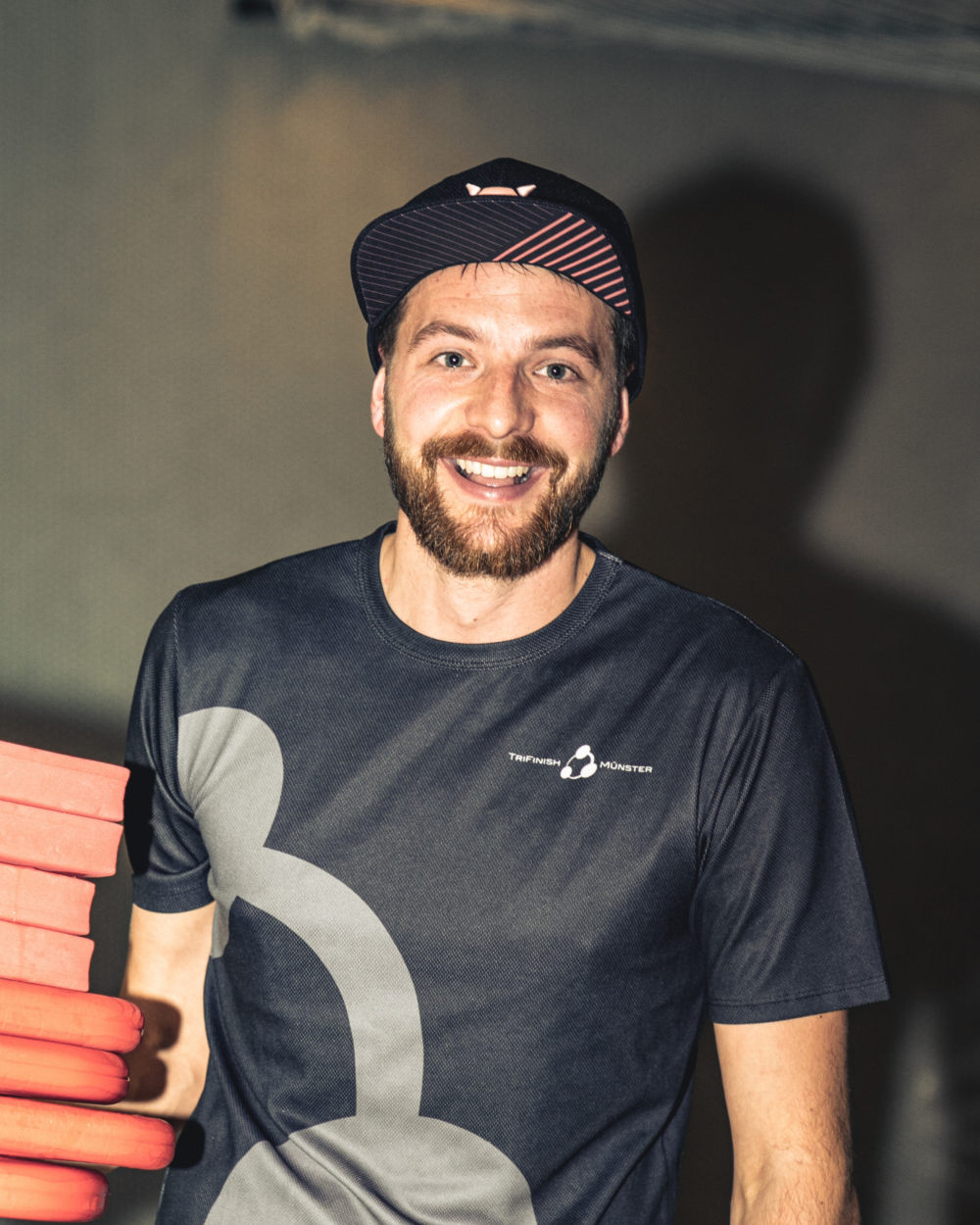 Portrait von Philipp Wolfert im Triflitz-Shirt